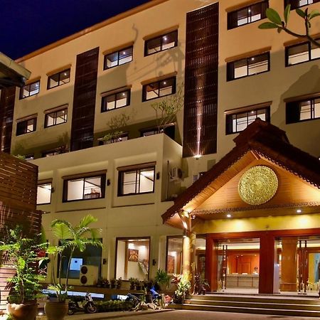 Thapaeplacehotel Чіангмай Екстер'єр фото
