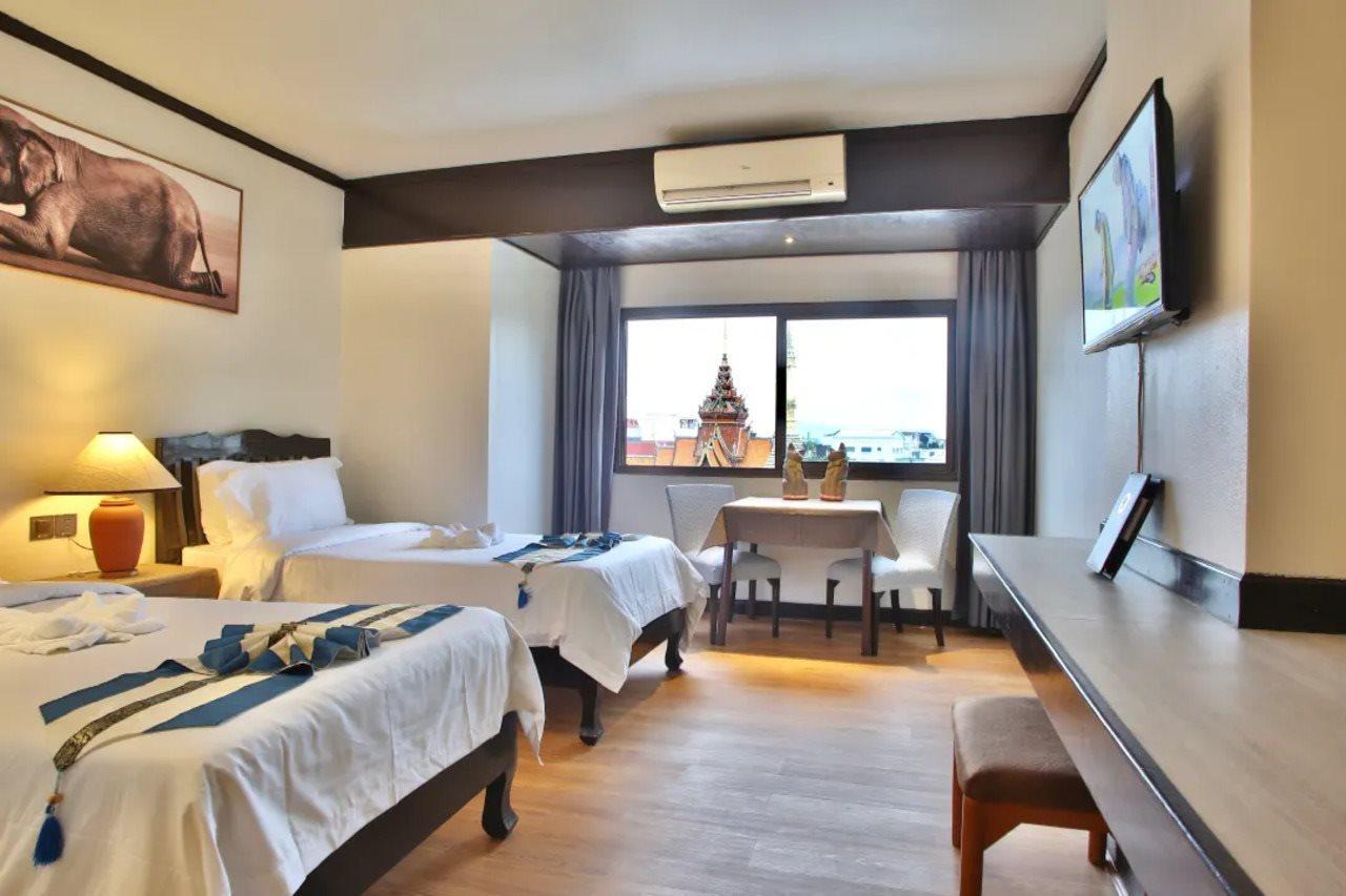 Thapaeplacehotel Чіангмай Екстер'єр фото