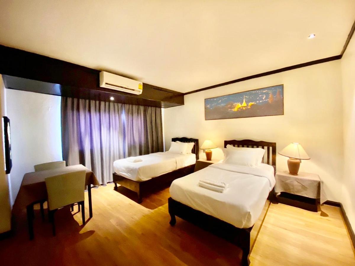 Thapaeplacehotel Чіангмай Екстер'єр фото