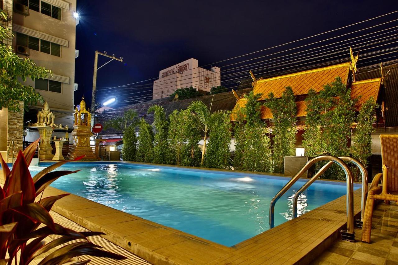 Thapaeplacehotel Чіангмай Екстер'єр фото
