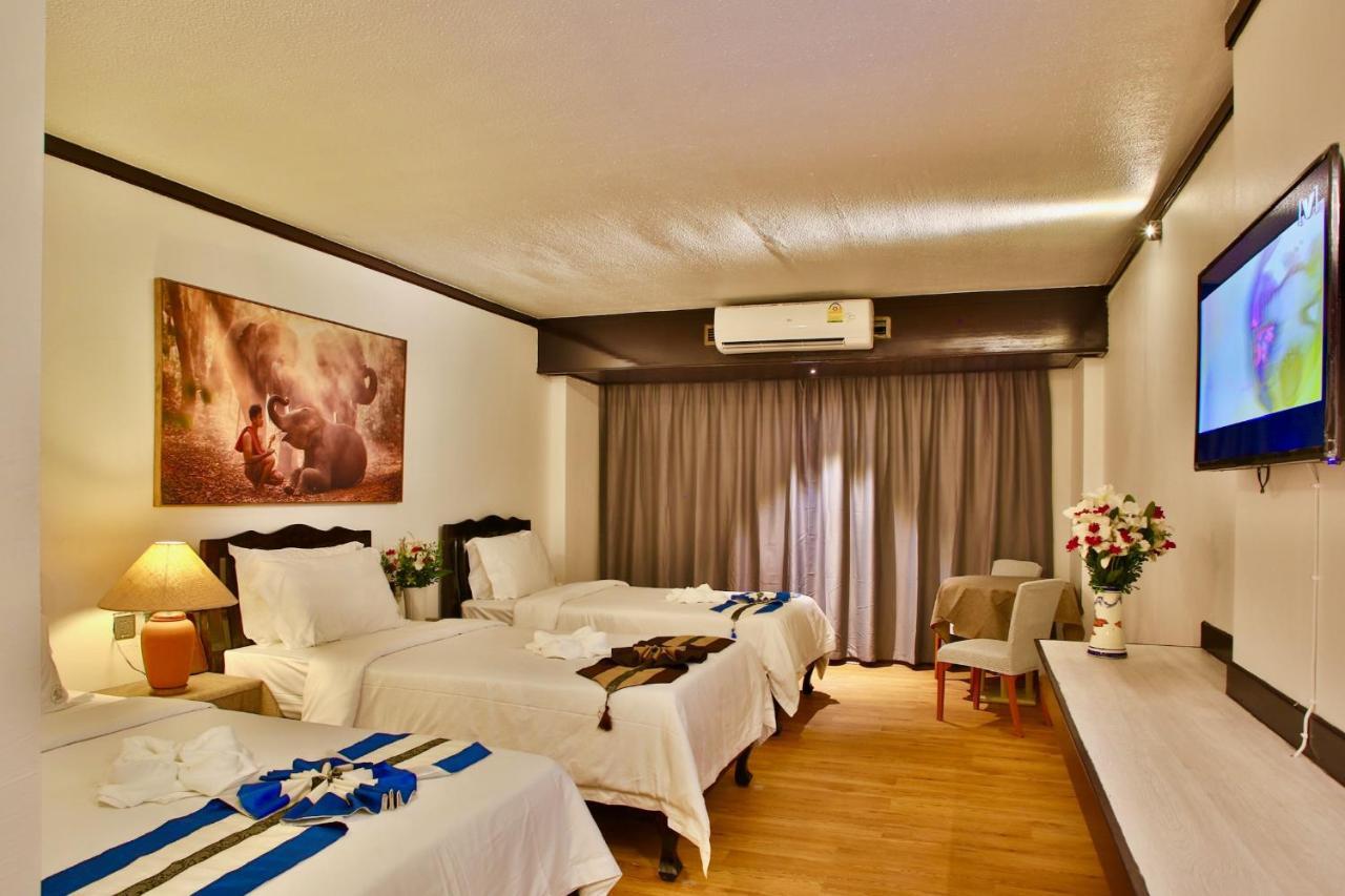 Thapaeplacehotel Чіангмай Екстер'єр фото