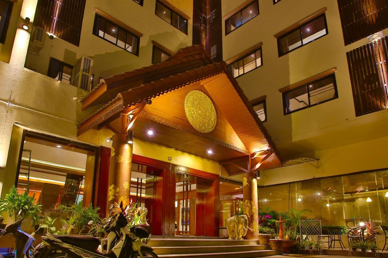 Thapaeplacehotel Чіангмай Екстер'єр фото