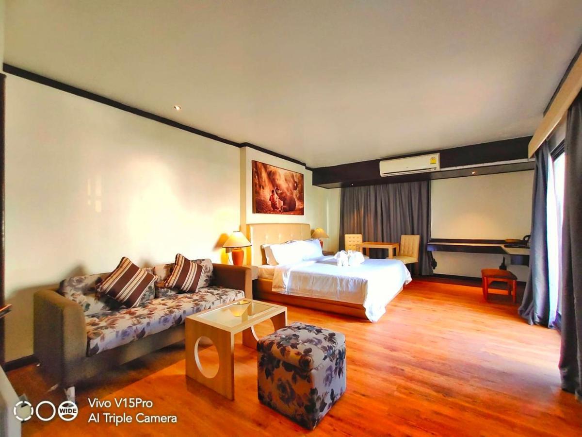 Thapaeplacehotel Чіангмай Екстер'єр фото